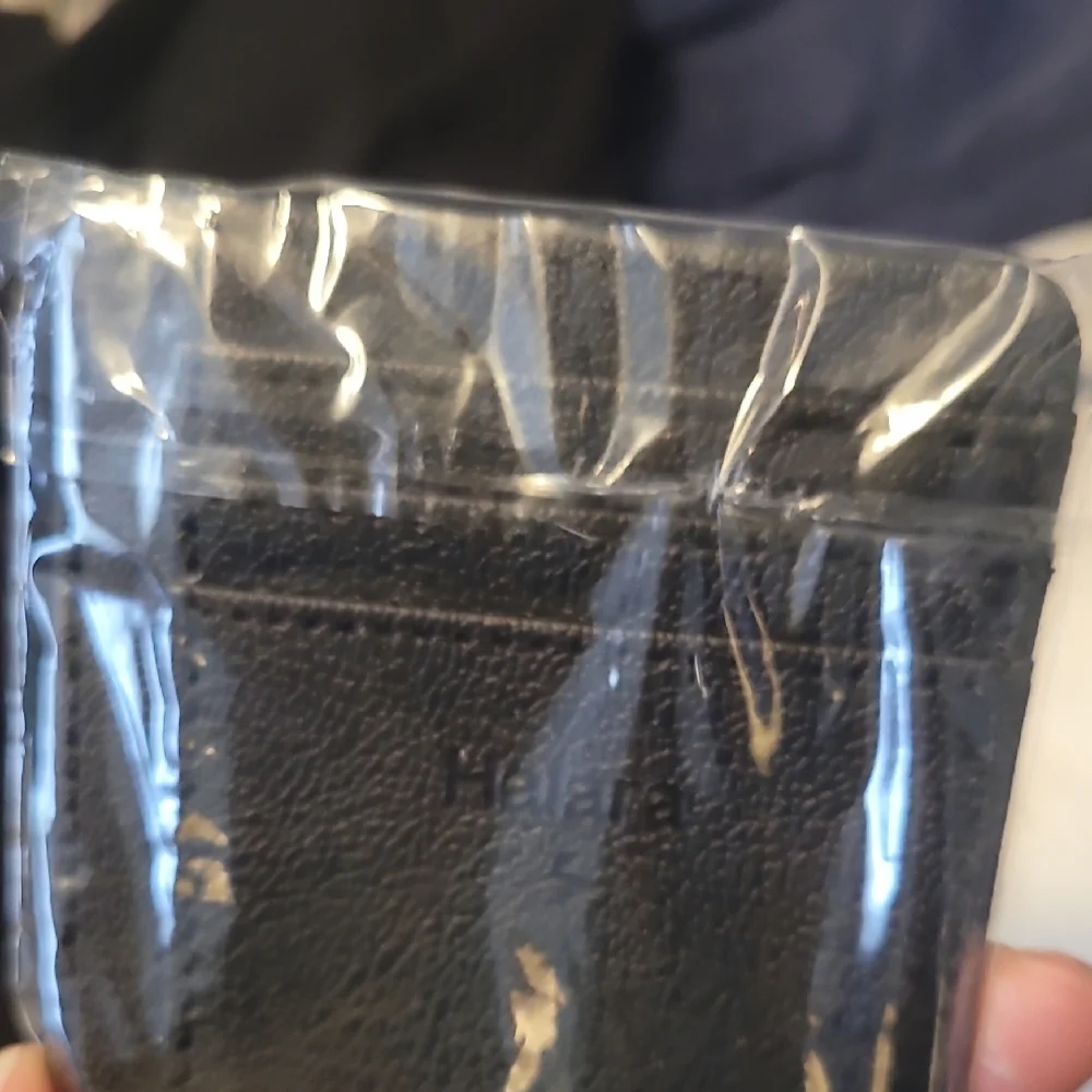 Halara Black ID and Credit Card Holder